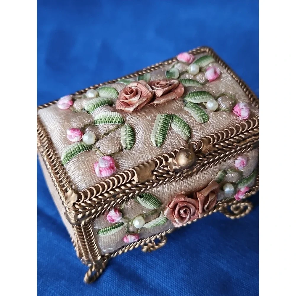 Hollywood Regency Trinket Box‎ Footed Twist Gold Ribbon Embroidery Shabby Chic